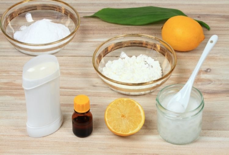 ingredientes para desodorante natural em bacias de vidro